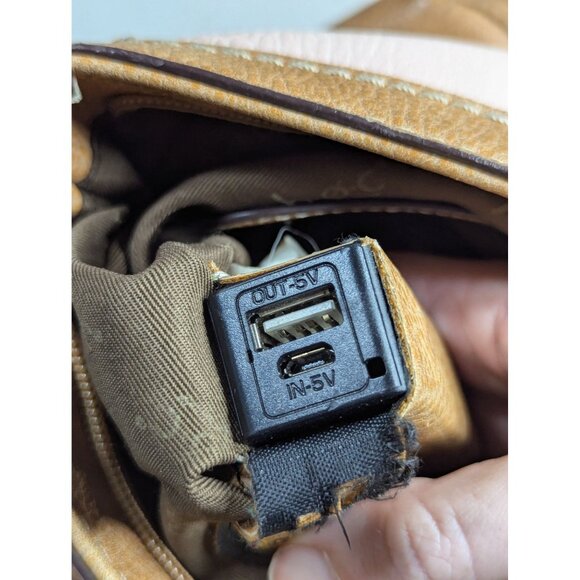 B.O.C. Tan & Cream Crossbody Bag With USB Charger Vegan Leather - Picture 6 of 7